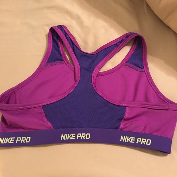 Nike Pro Dri-Fit sports bra - Picture 3 of 3